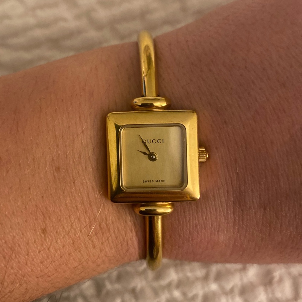 Vintage Gucci Ladies Gold Square Watch